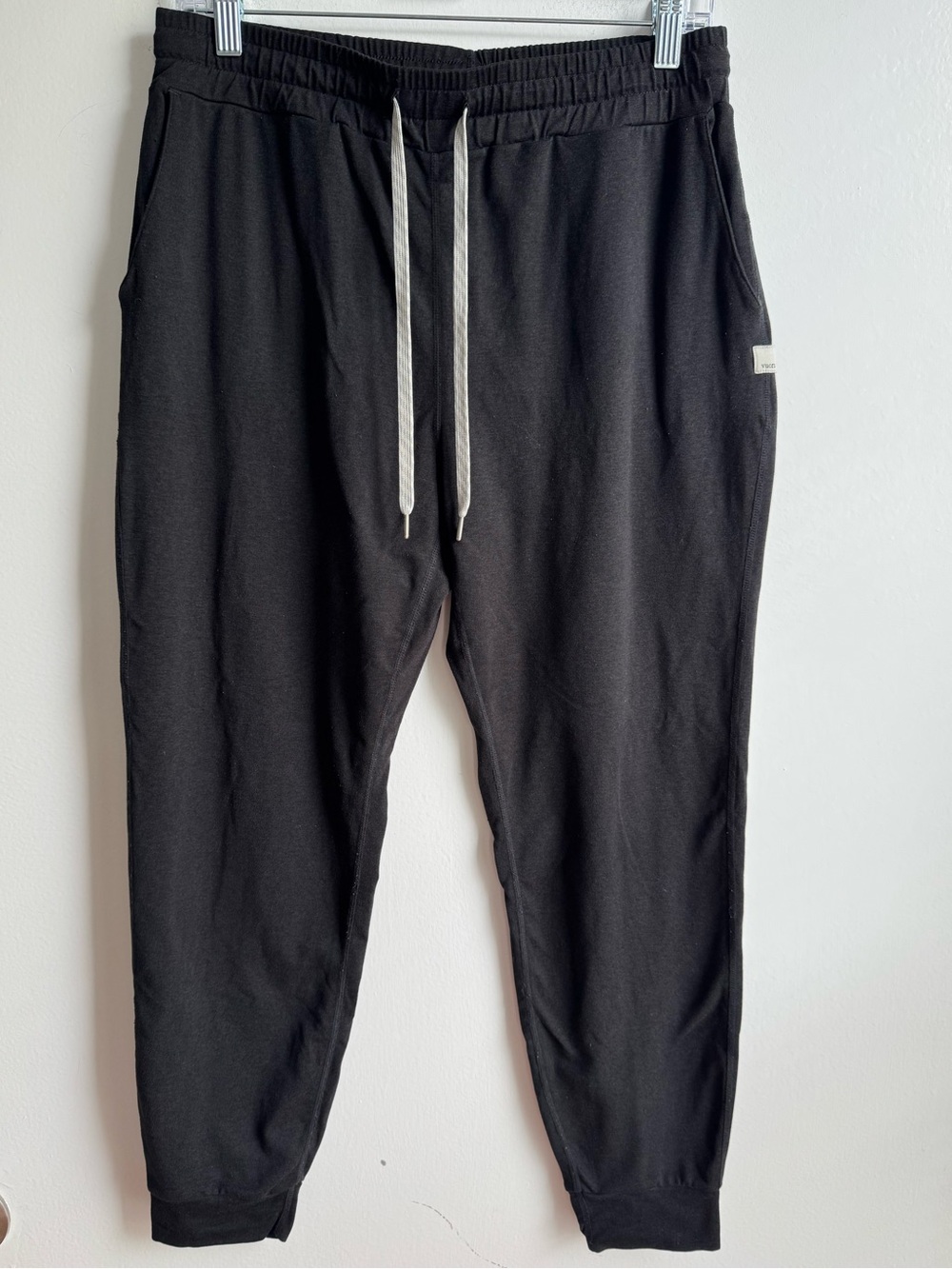 Vuori Women’s Performance Joggers in Charcoal Heather